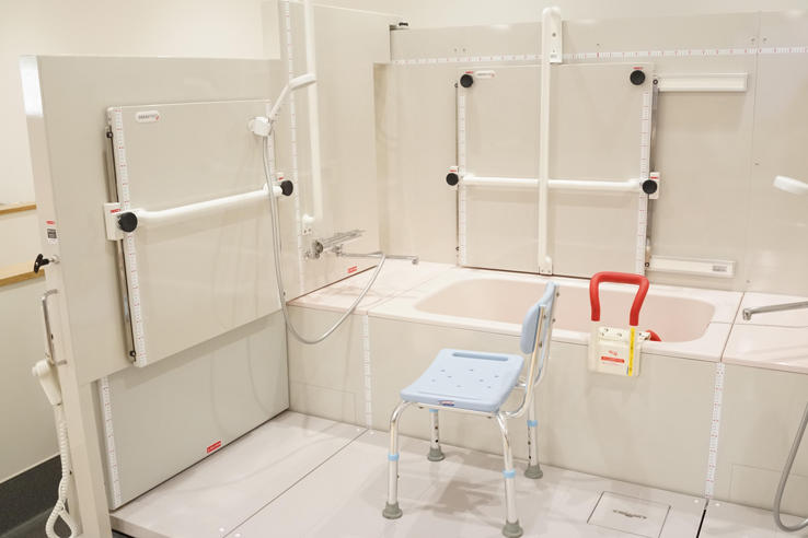 ADLシミュレーションルーム（生活技術室）で実習の様子4