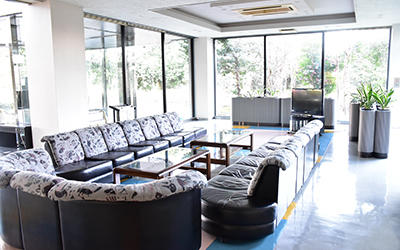 若草寮のロビーの画像1